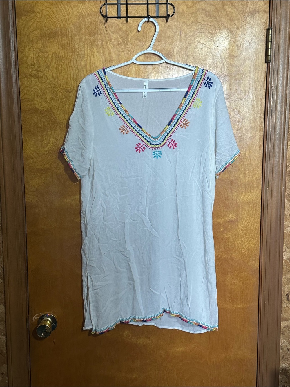 Women's White Embroidered V-Neck Tunic Top